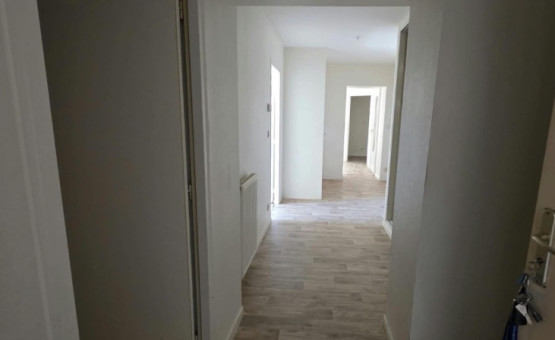 Appartement "faux type 4" - 91 m² - Ville Sous La Ferte