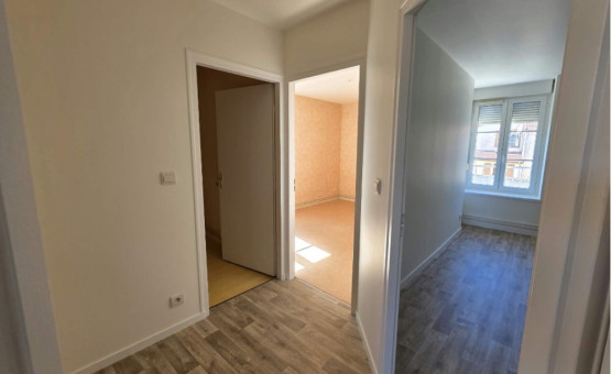 Appartement "faux type 4" - 91 m² - Ville Sous La Ferte