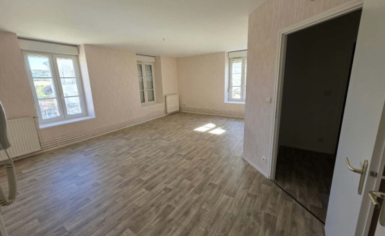 Appartement "faux type 4" - 91 m² - Ville Sous La Ferte