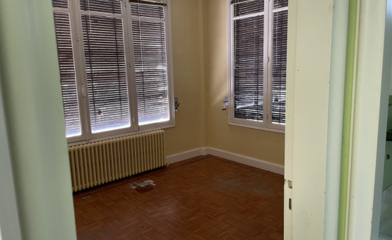 Maison à ARCIS SUR AUBE (ex Trésorerie) - Arcis-Sur-Aube