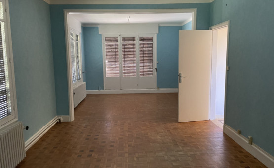 Maison à ARCIS SUR AUBE (ex Trésorerie) - Arcis-Sur-Aube