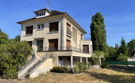 Maison à ARCIS SUR AUBE (ex Trésorerie) - Arcis-Sur-Aube
