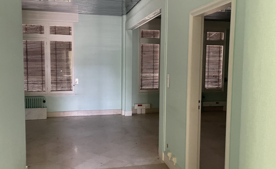 Maison à ARCIS SUR AUBE (ex Trésorerie) - Arcis-Sur-Aube