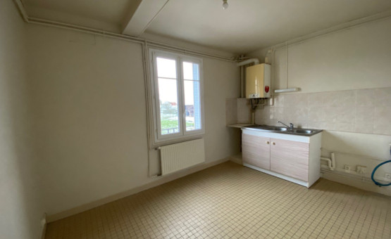 Appartement "faux type 4" - 66 m² - Bar Sur Aube