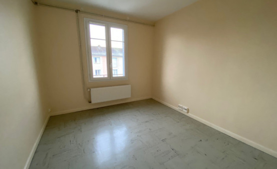 Appartement "faux type 4" - 66 m² - Bar Sur Aube