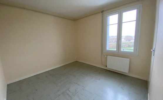 Appartement "faux type 4" - 66 m² - Bar Sur Aube