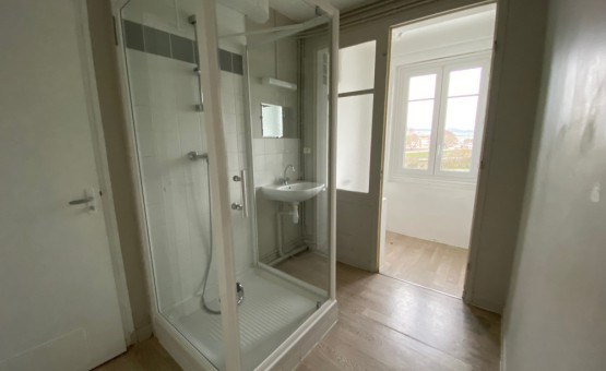 Appartement "faux type 4" - 66 m² - Bar Sur Aube