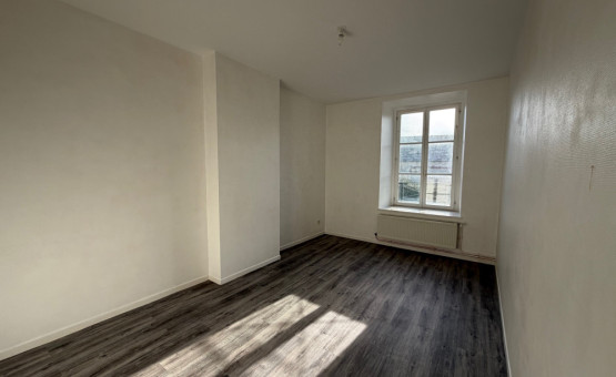 Appartement "faux type 5" - 117 m² - Magny Fouchard