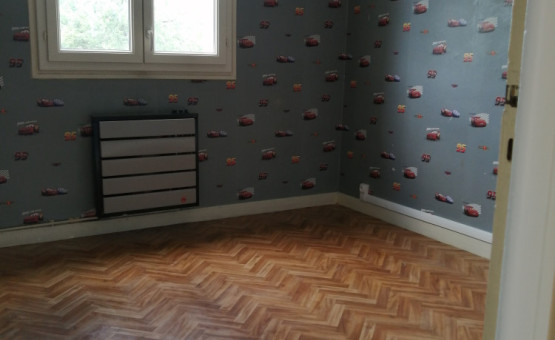 Appartement "faux type 4" - 69 m² - Bar Sur Aube