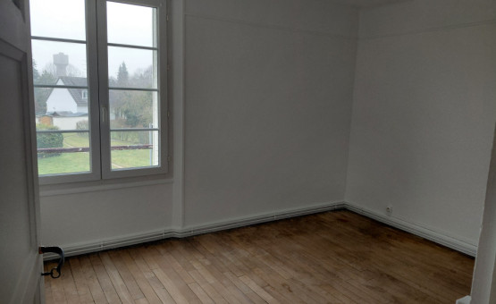 Appartement Type 4 avec balcon - 77 m² - Romilly Sur Seine