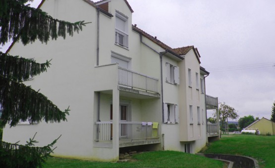Appartement Chambre - 32 m² - Mussy Sur Seine